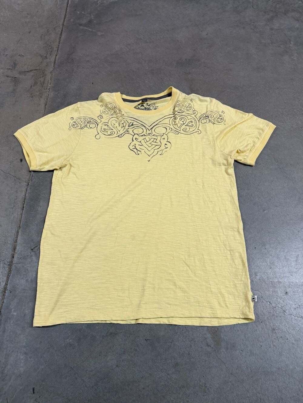 Buffalo David Bitton Y2K Graphic T-Shirt Yellow XL